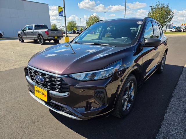 Certified 2023 Ford Escape ST-Line w/ Tech Pack #1 AWD/4WD image 2