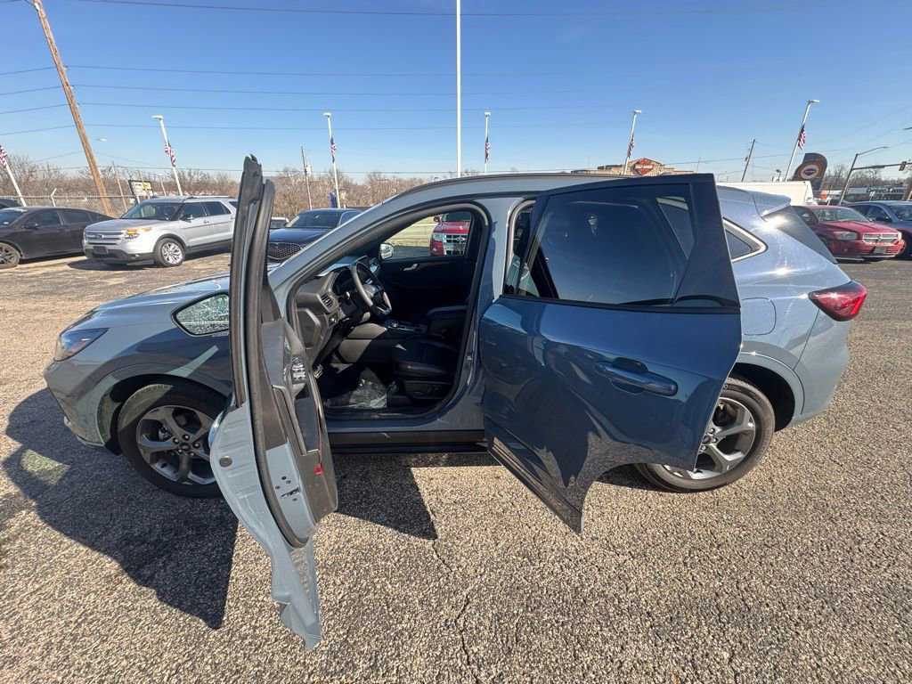 Certified 2023 Ford Escape ST-Line w/ Tech Pack #1 image 7