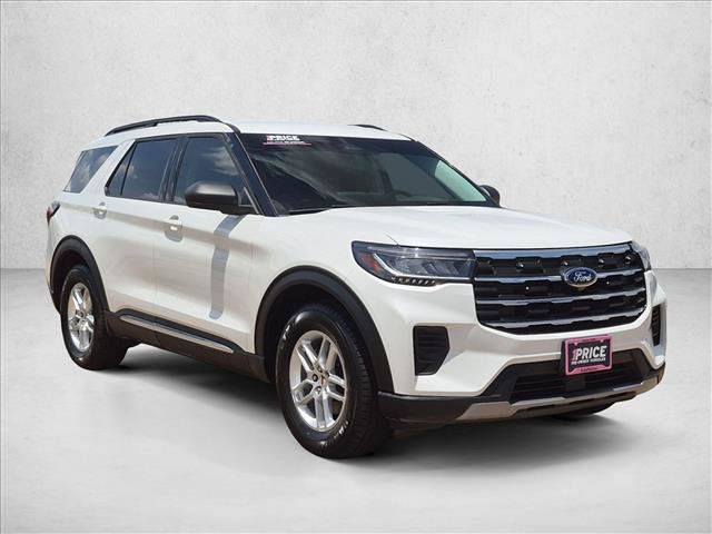 Certified 2025 Ford Explorer Active RWD image 3