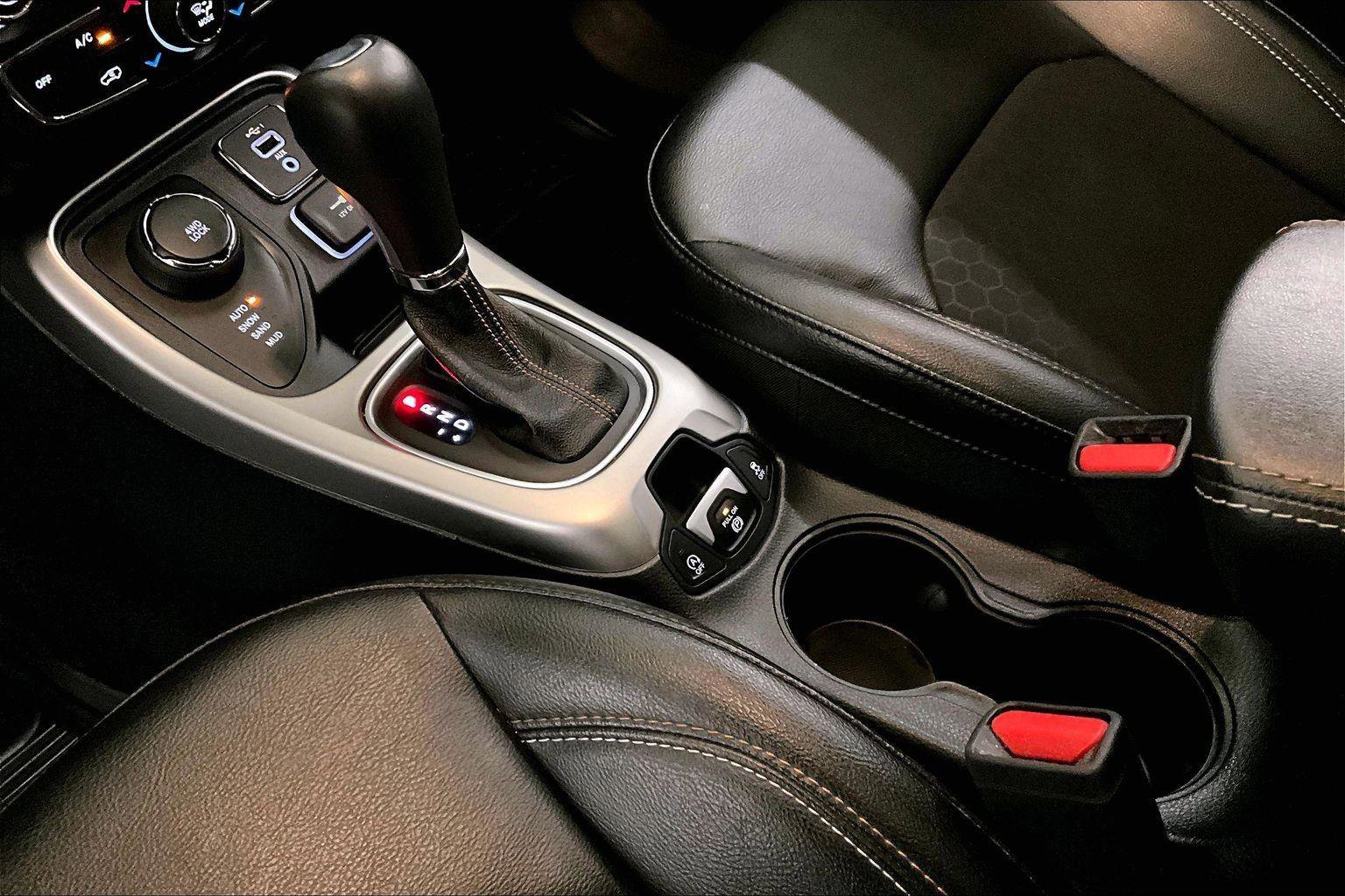 Used 2021 Jeep Compass Latitude w/ Sun and Sound Group image 16