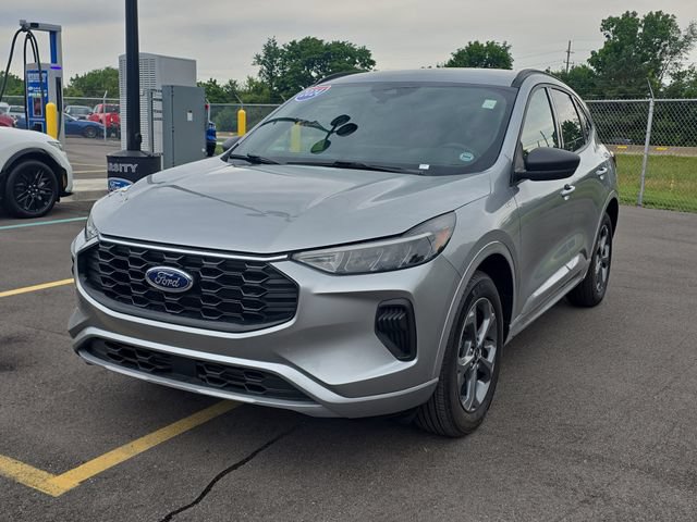 Certified 2024 Ford Escape ST-Line w/ Tech Pack #1 AWD/4WD image 2