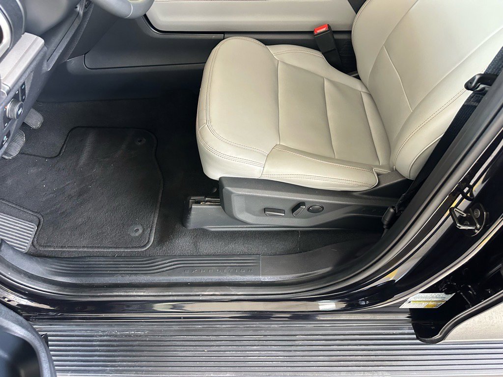 Certified 2025 Ford Expedition Max Active image 19