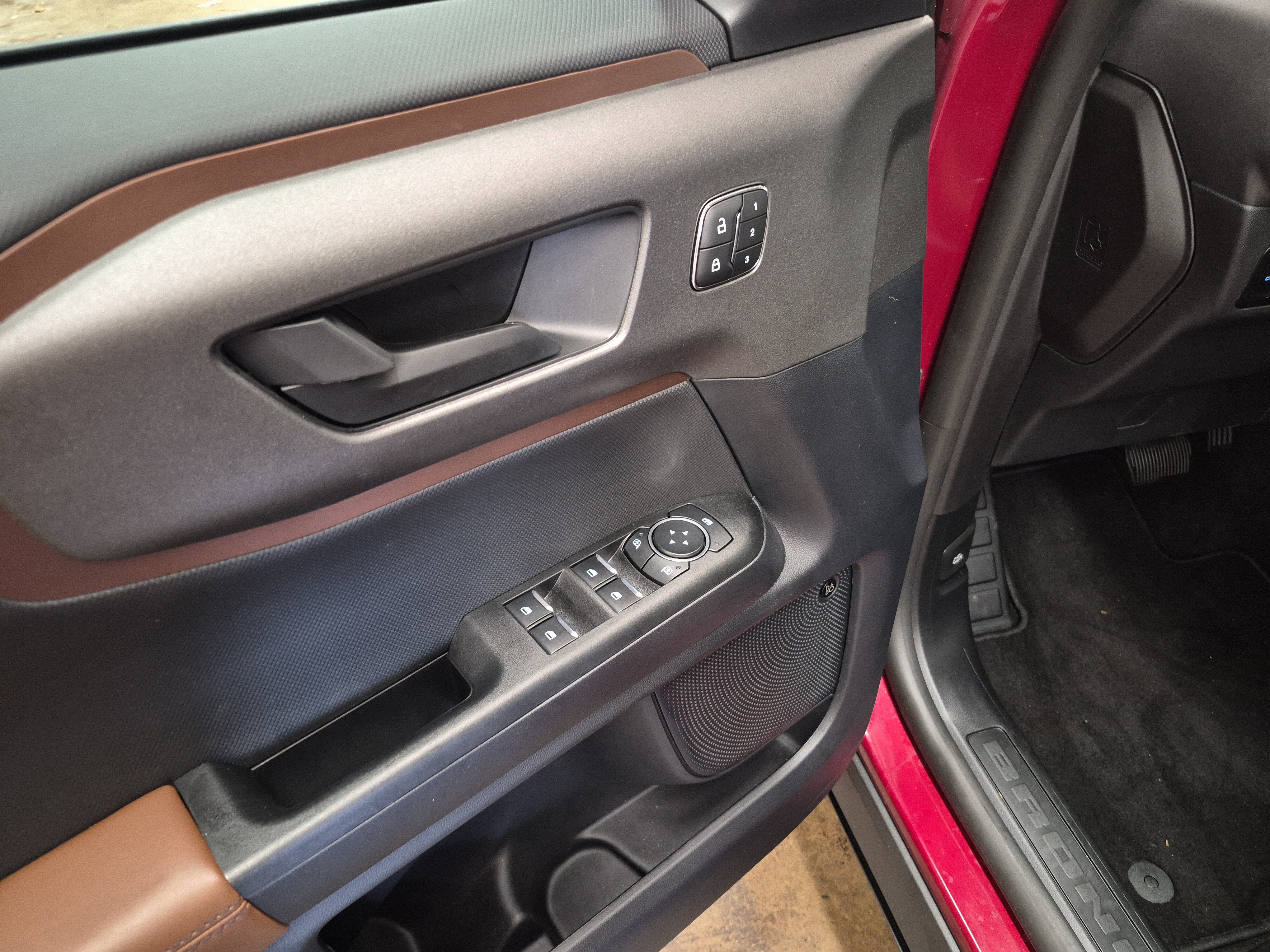 Certified 2025 Ford Bronco Sport Outer Banks w/ Outer Banks Tech Package+ AWD/4WD image 10