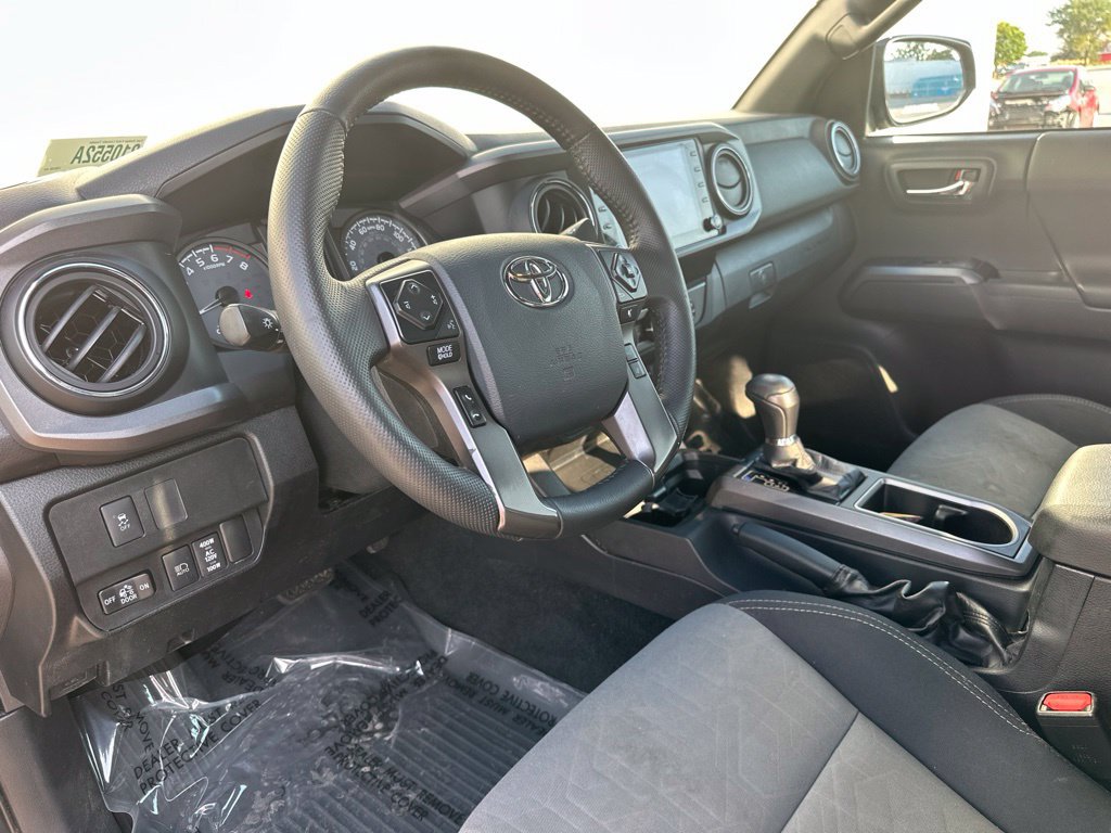 Used 2020 Toyota Tacoma TRD Sport w/ Technology Package AWD/4WD image 15