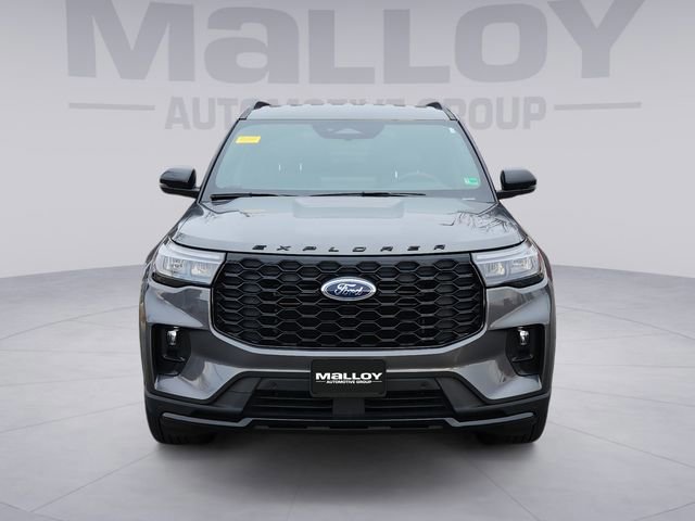 Certified 2025 Ford Explorer ST-Line image 8