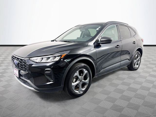 Certified 2025 Ford Escape ST-Line AWD/4WD image 3