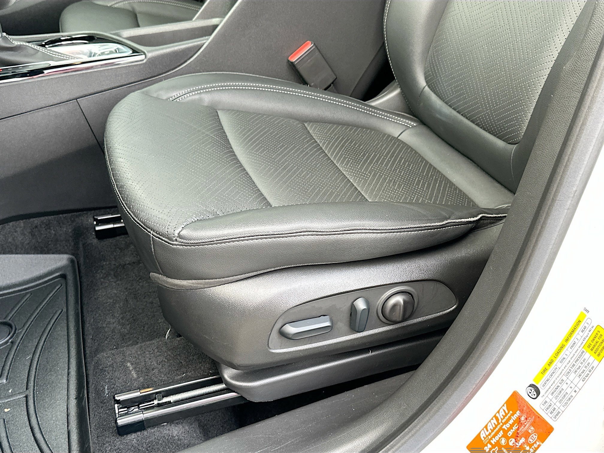 Used 2023 Buick Encore GX Essence w/ Experience Buick Package image 18