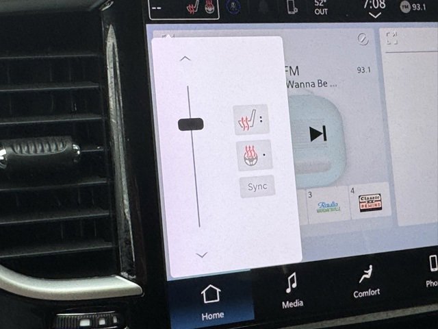 Used 2023 Chrysler Pacifica Touring-L image 34