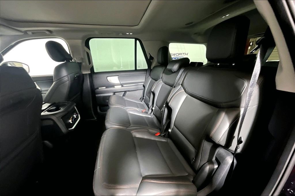 Certified 2025 Ford Expedition Active AWD/4WD image 21