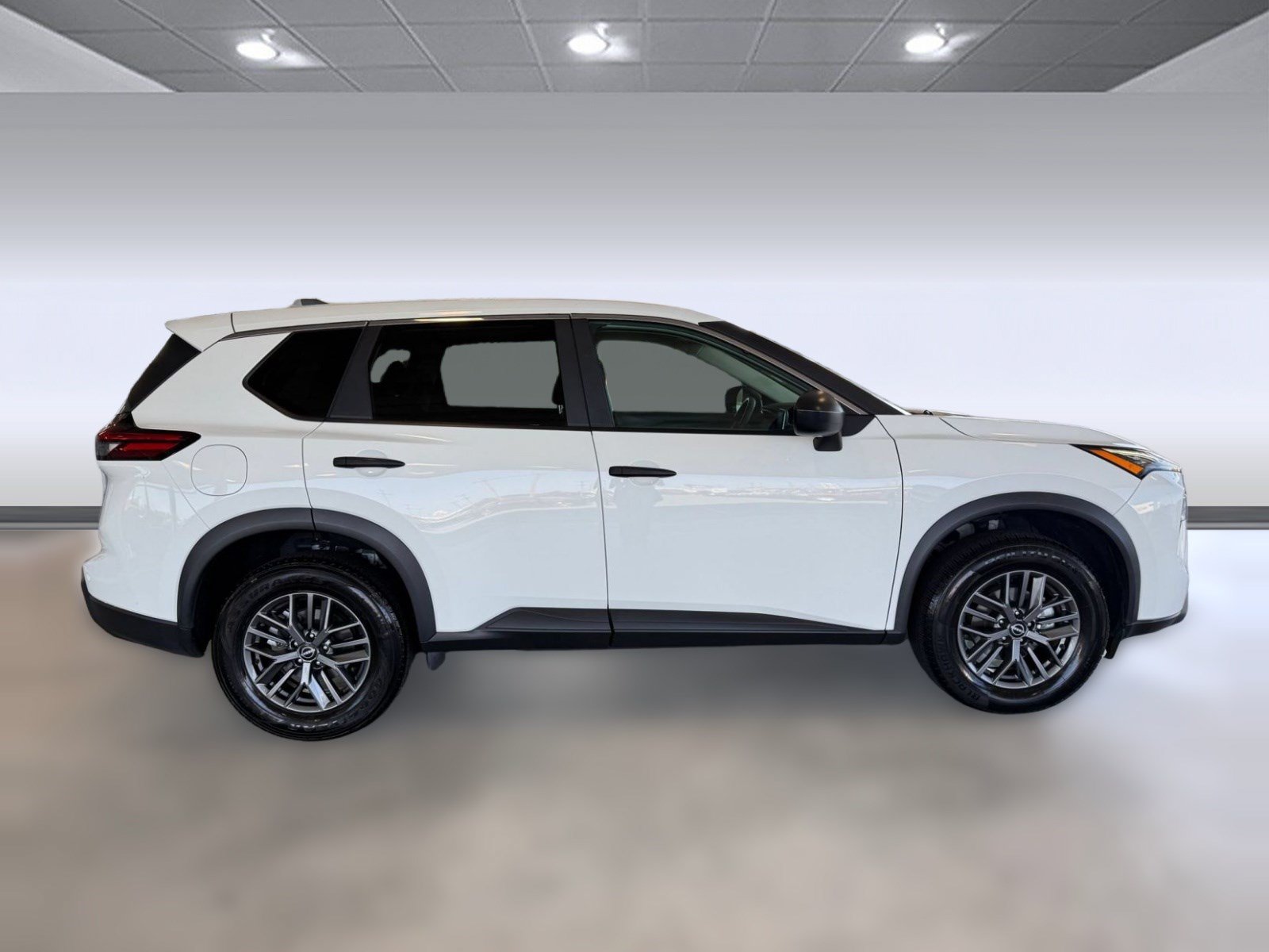 Used 2024 Nissan Rogue S FWD image 8
