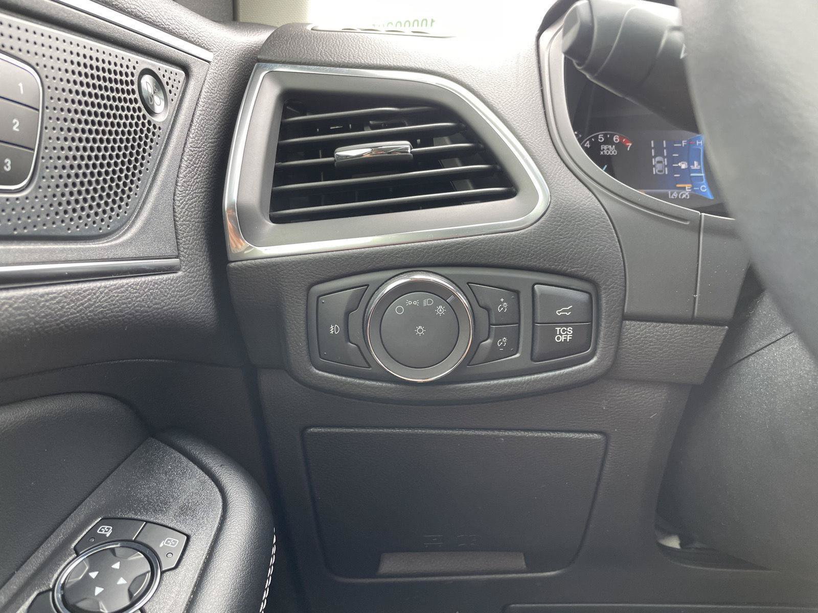 Certified 2024 Ford Edge Titanium AWD/4WD image 16
