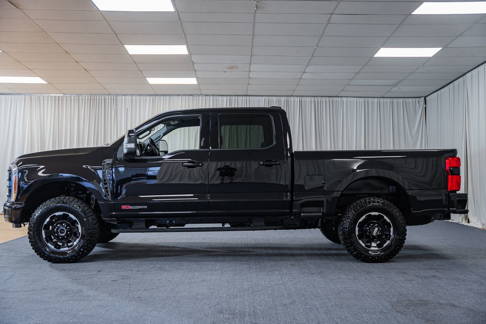 Certified 2023 Ford F250 Lariat w/ Lariat Ultimate Package AWD/4WD image 5
