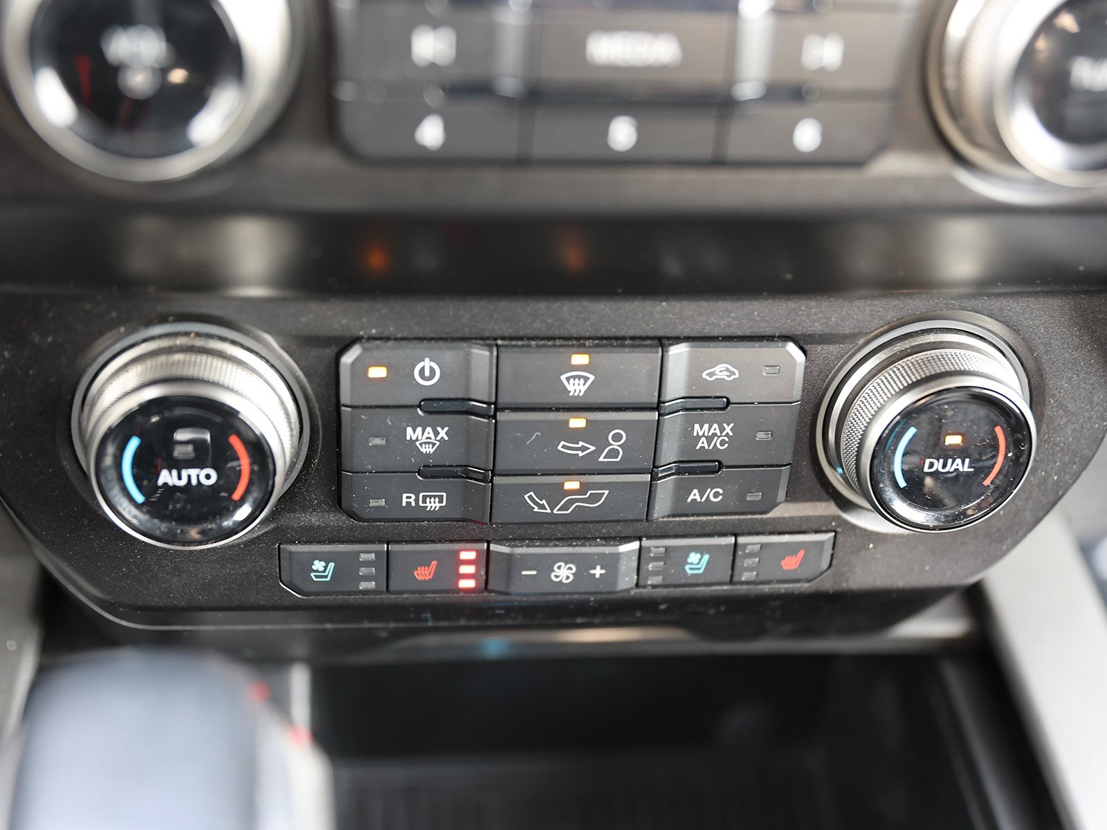 Certified 2020 Ford F150 Raptor w/ Equipment Group 802A Luxury image 32