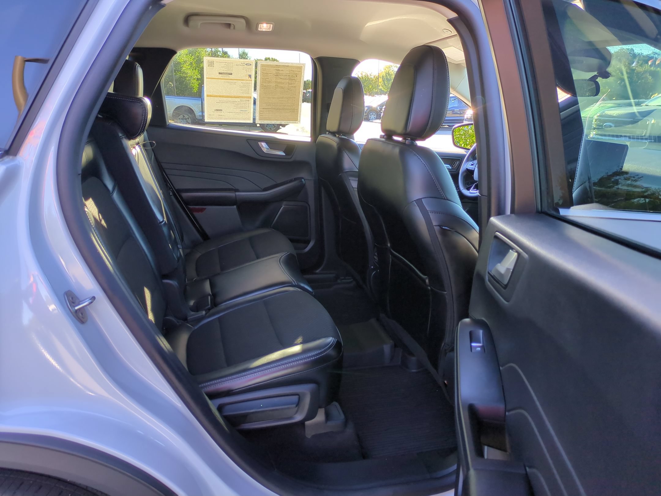 Certified 2025 Ford Escape SE FWD image 36
