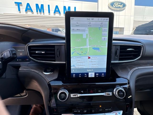 Certified 2022 Ford Explorer Platinum w/ Technology Package AWD/4WD image 7