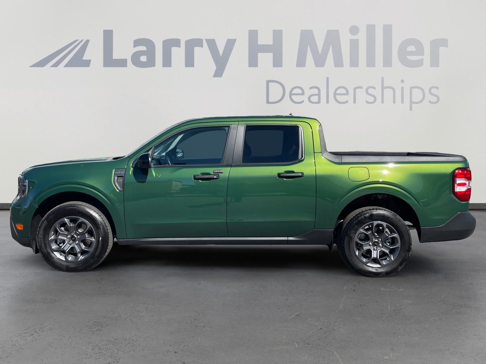 Certified 2025 Ford Maverick XLT w/ XLT Luxury Package image 2