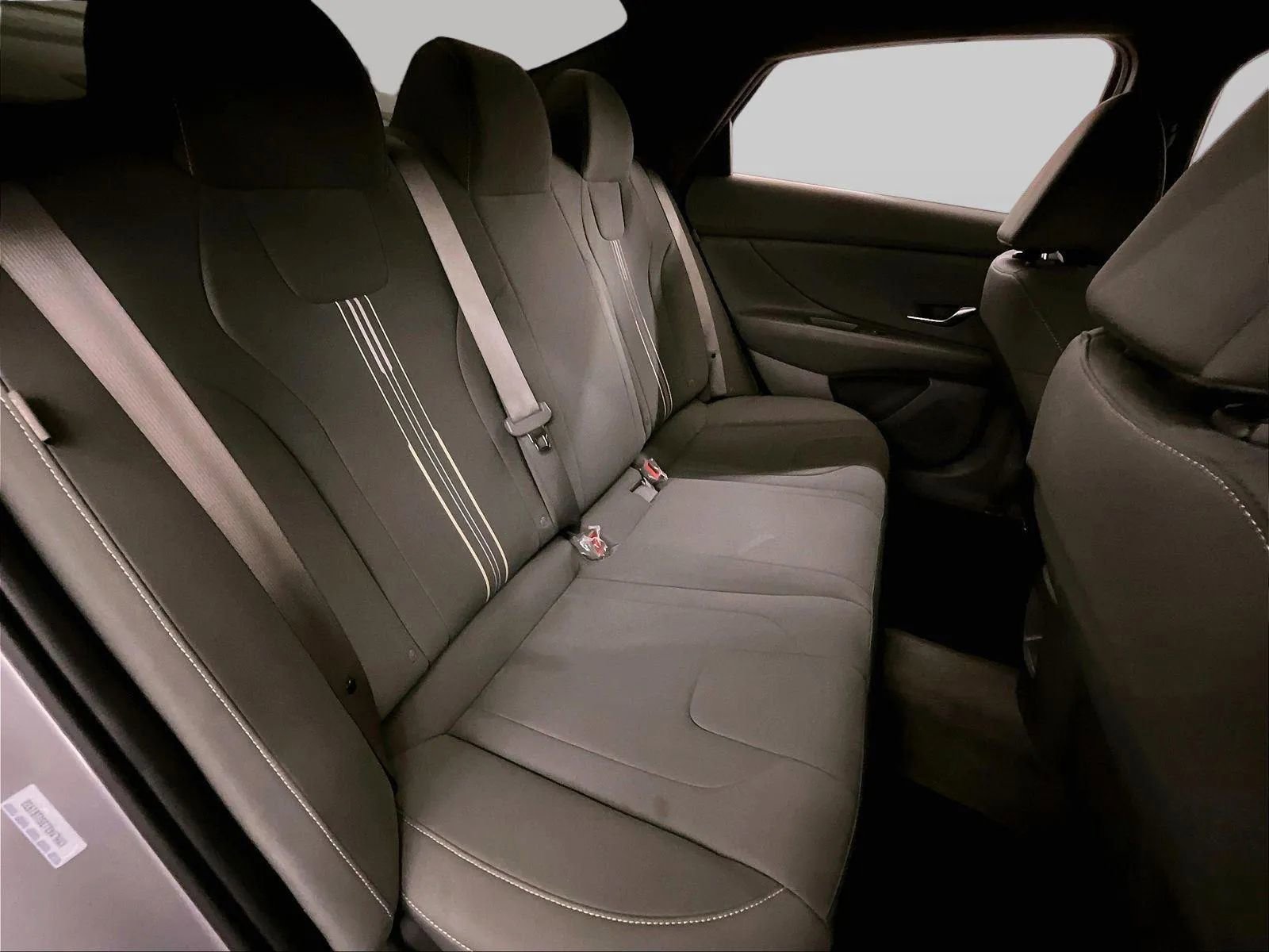 Used 2025 Hyundai Elantra Blue image 26