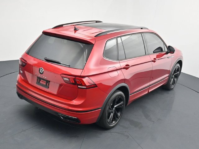 Used 2024 Volkswagen Tiguan SE R-Line FWD image 37