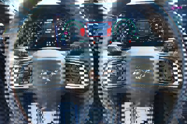 Certified 2025 Ford Mustang Coupe image 21