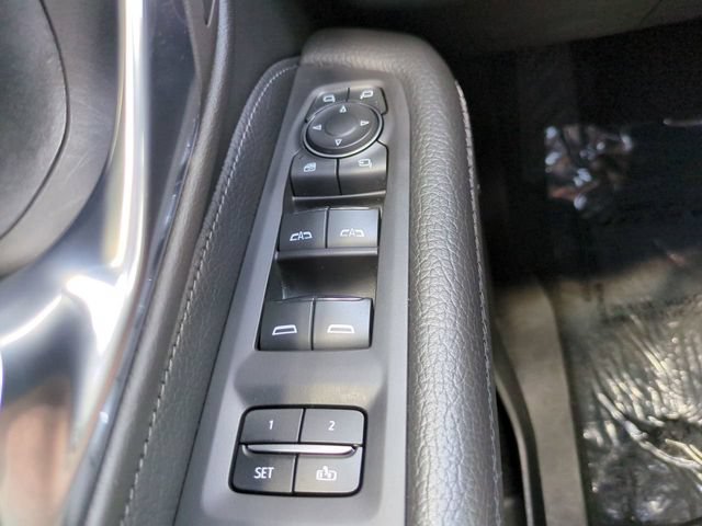Used 2023 GMC Yukon XL Denali AWD/4WD image 27