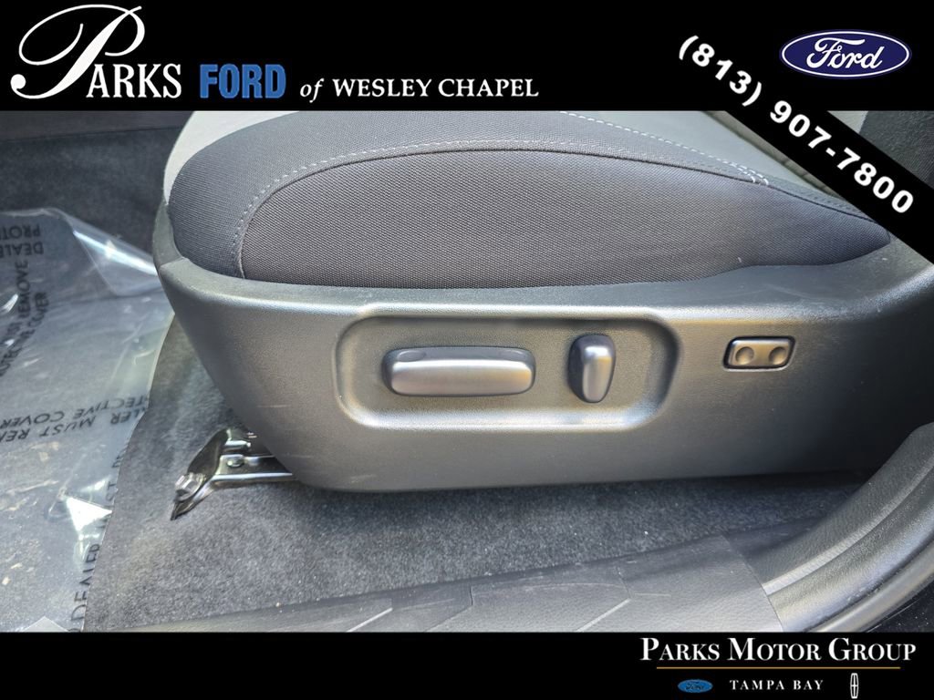 Used 2023 Toyota Tacoma TRD Sport w/ Technology Package AWD/4WD image 18