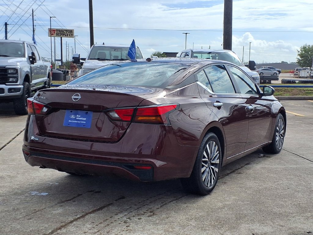 Used 2025 Nissan Altima 2.5 SV FWD image 2