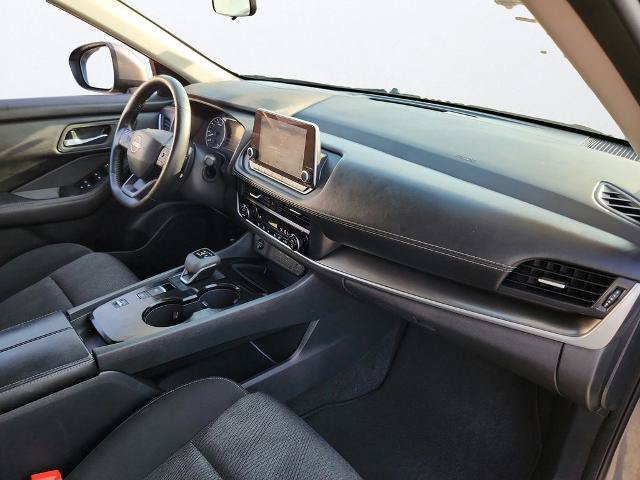 Used 2025 Nissan Rogue SV FWD image 21