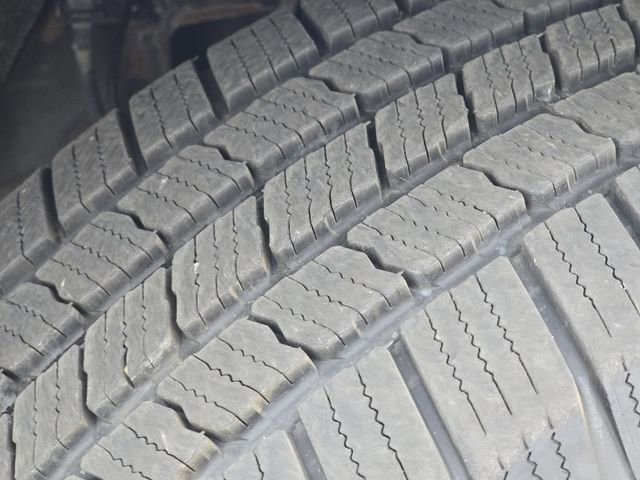 Used 2018 GMC Yukon SLT w/ Open Road Package image 16