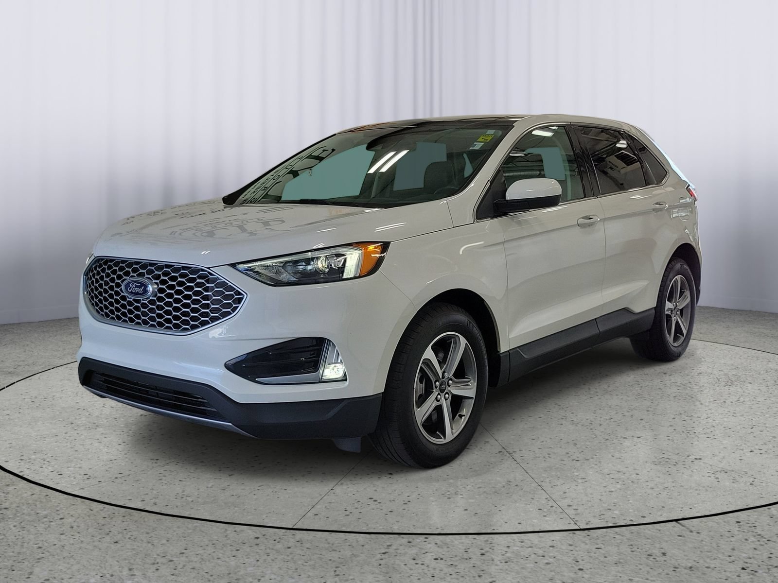 Certified 2023 Ford Edge SEL w/ Convenience Package AWD/4WD image 4