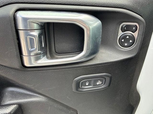 Used 2024 Jeep Wrangler Unlimited AWD/4WD image 19