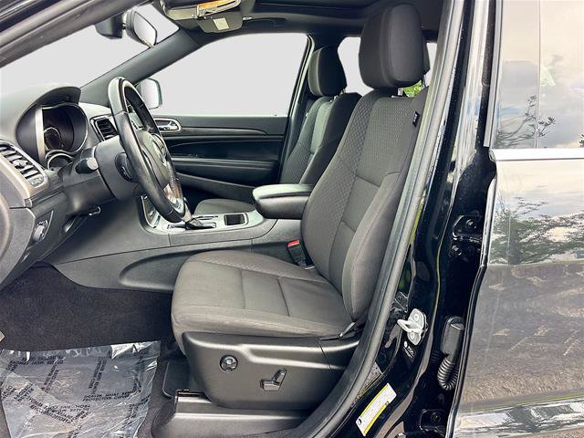 Used 2022 Jeep Grand Cherokee Laredo E AWD/4WD image 23