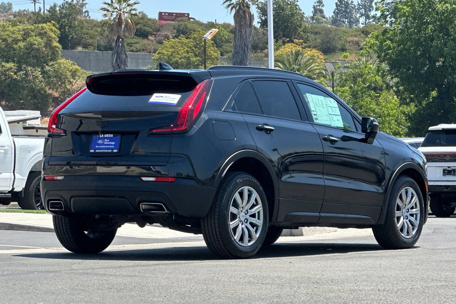 Used 2023 Cadillac XT4 Premium Luxury FWD image 3
