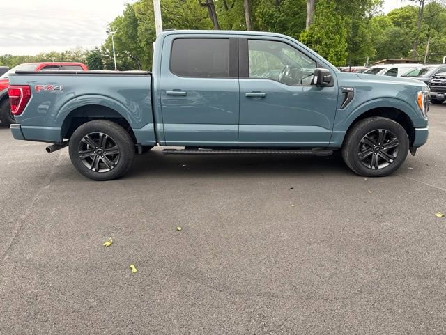 Certified 2022 Ford Explorer XLT w/ Equipment Group 202A AWD/4WD image 7