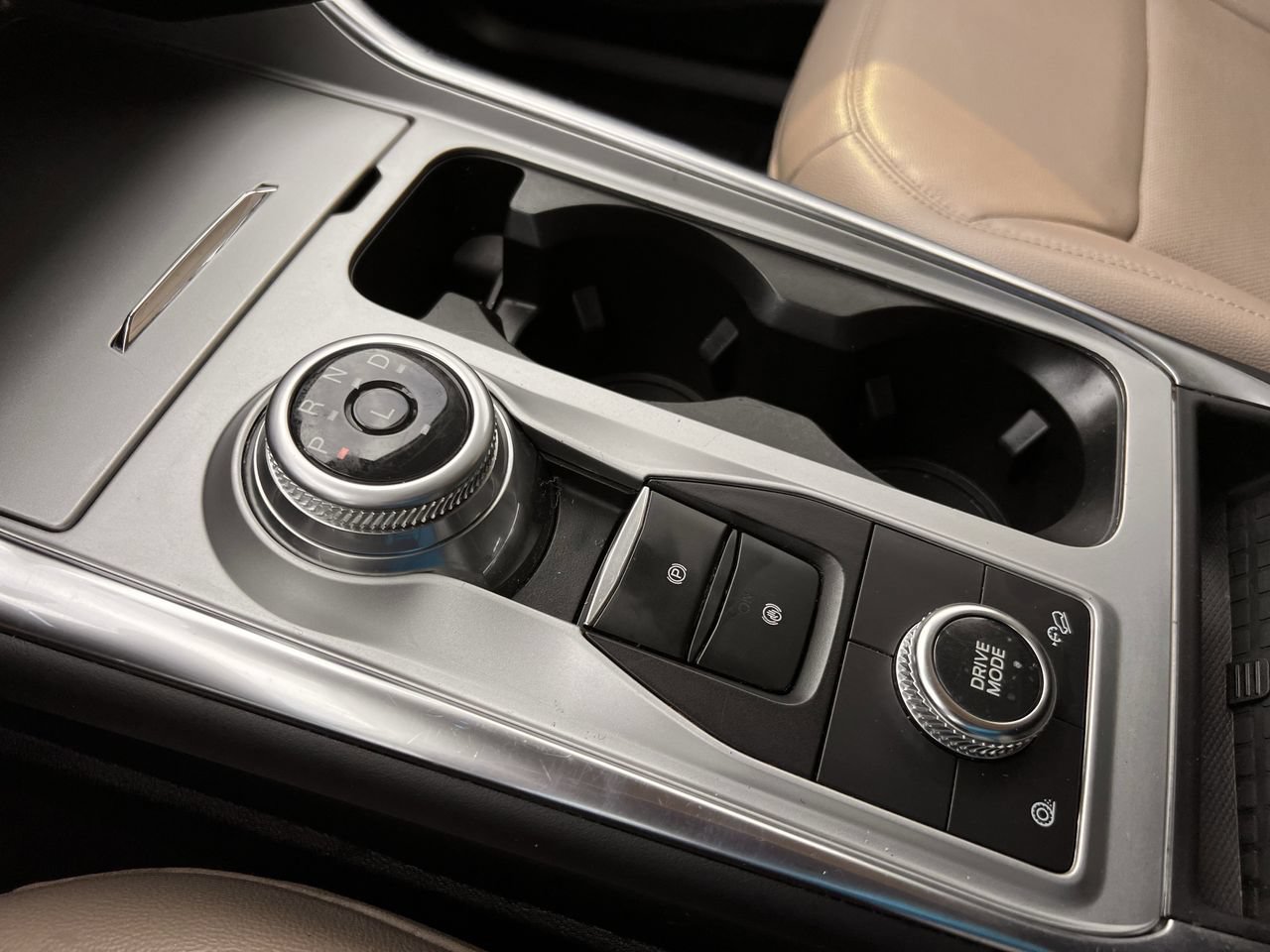 Certified 2023 Ford Explorer Limited AWD/4WD image 17