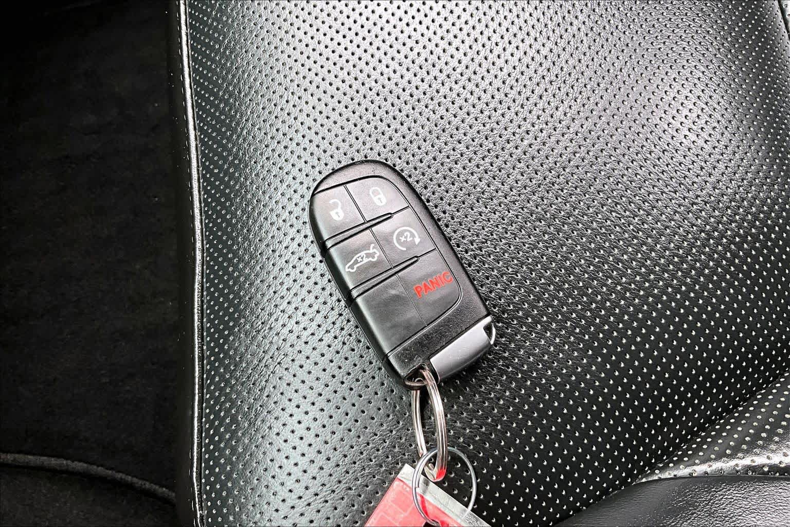 Used 2023 Chrysler 300 Touring L w/ Comfort Group RWD image 13