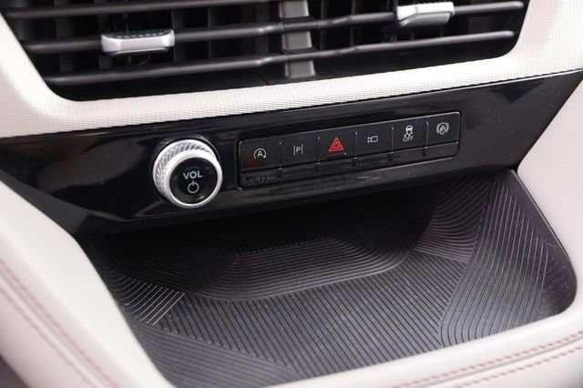 Certified 2025 Ford Explorer Active w/ Active Comfort Package AWD/4WD image 23
