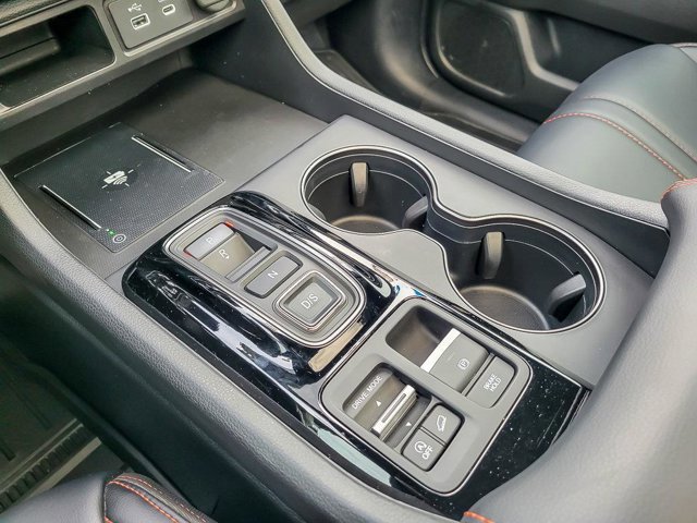 Used 2025 Honda Pilot TrailSport image 23