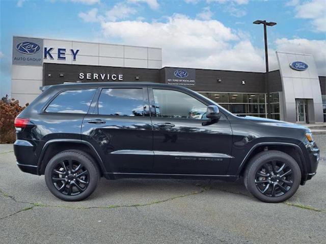 Used 2022 Jeep Grand Cherokee Laredo X image 2