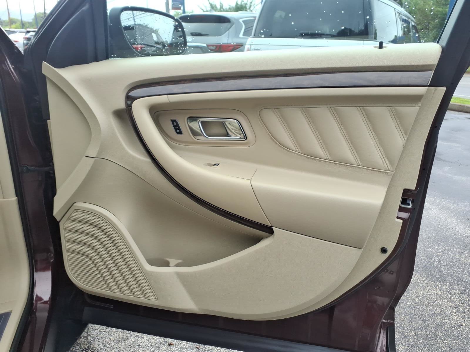 Certified 2018 Ford Taurus Limited FWD image 29