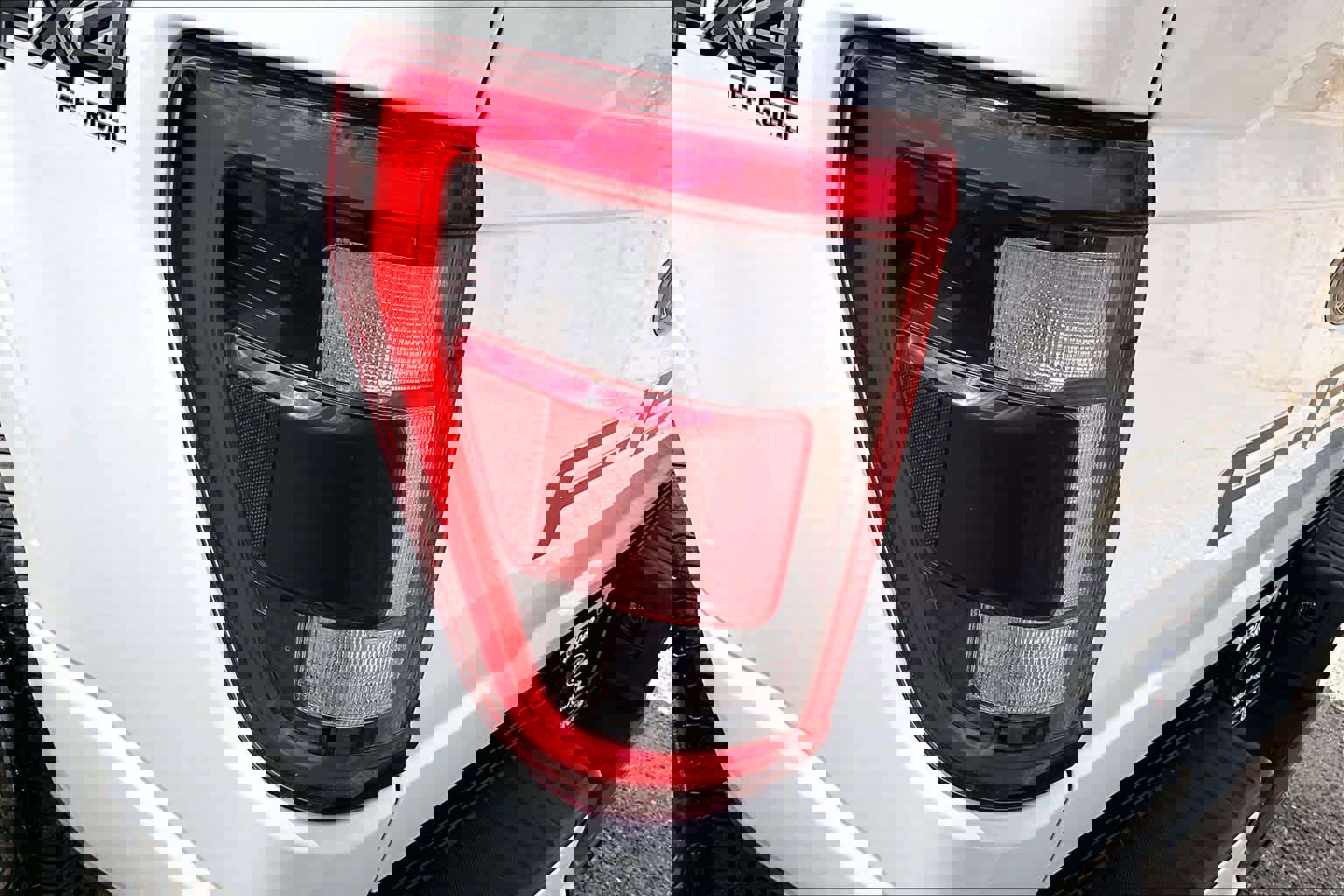 Certified 2022 Ford F150 Lariat w/ Equipment Group 502A High image 29