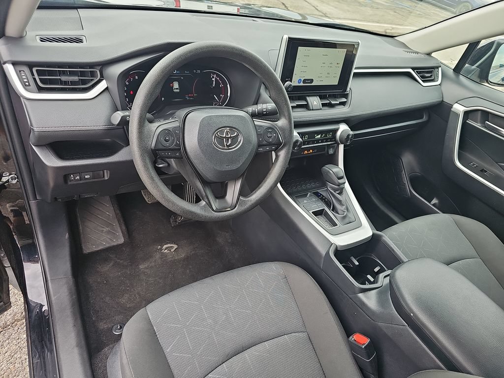 Used 2025 Toyota RAV4 XLE FWD image 15