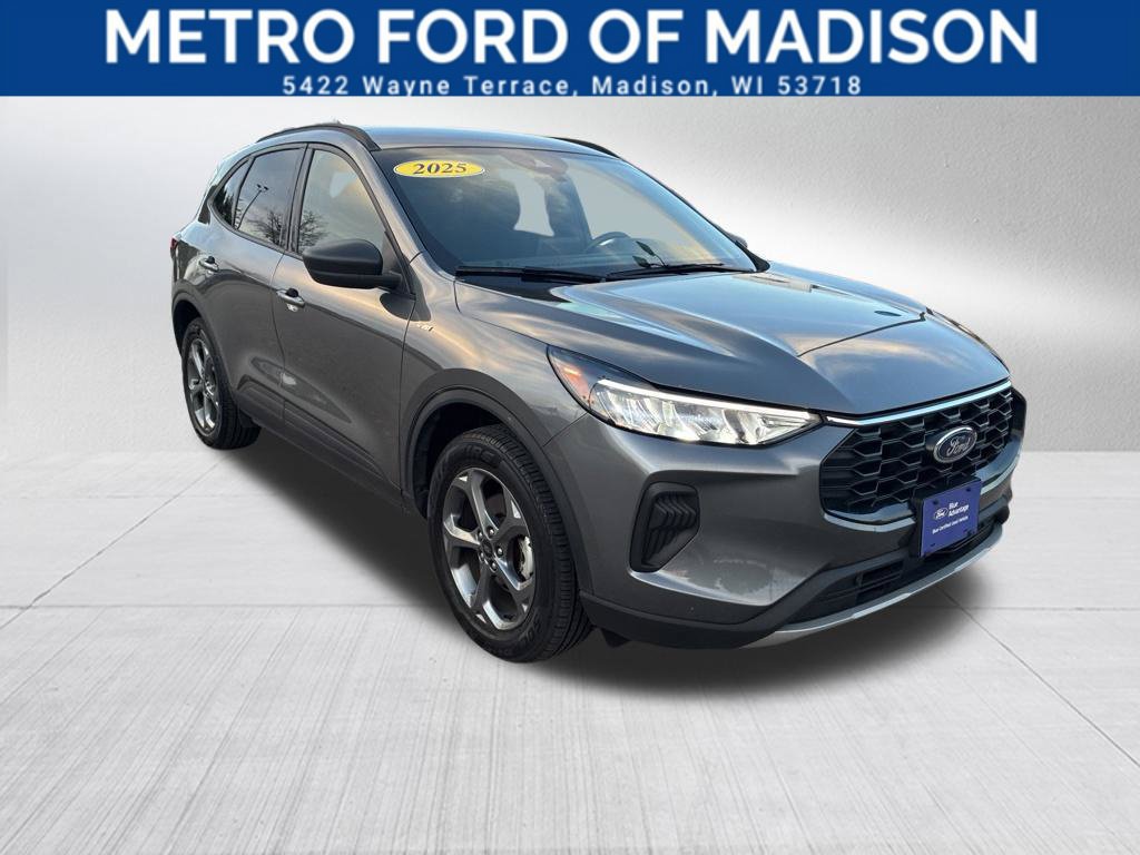 Certified 2025 Ford Escape ST-Line AWD/4WD image 7