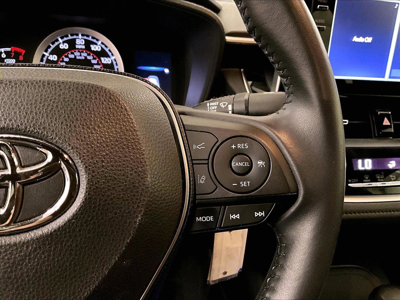 Used 2020 Toyota Corolla SE FWD image 18