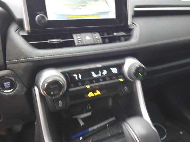 Used 2023 Toyota RAV4 XLE Premium image 15