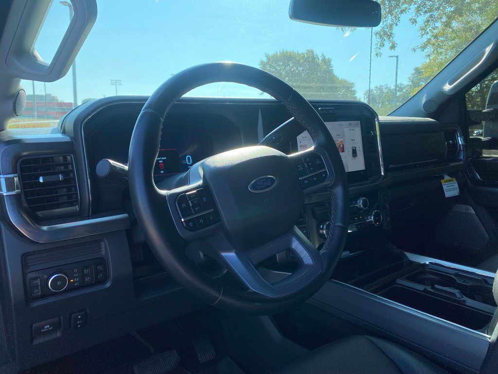 Certified 2025 Ford F250 Lariat w/ Black Appearance Package AWD/4WD image 12