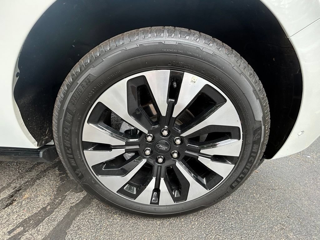 Certified 2025 Ford Expedition Platinum w/ Driver's Package AWD/4WD image 12