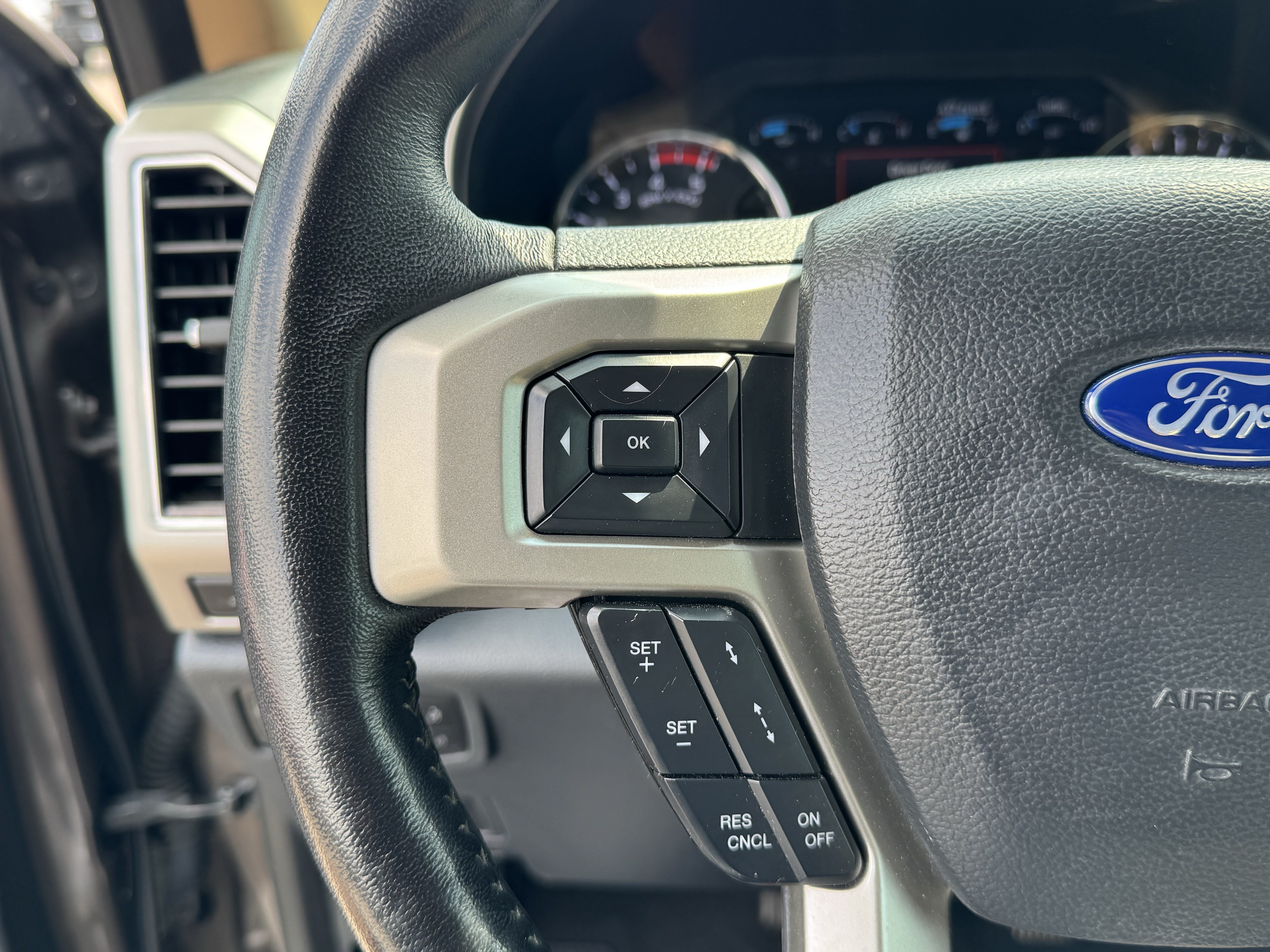 Certified 2022 Ford F250 Lariat w/ Lariat Ultimate Package AWD/4WD image 30