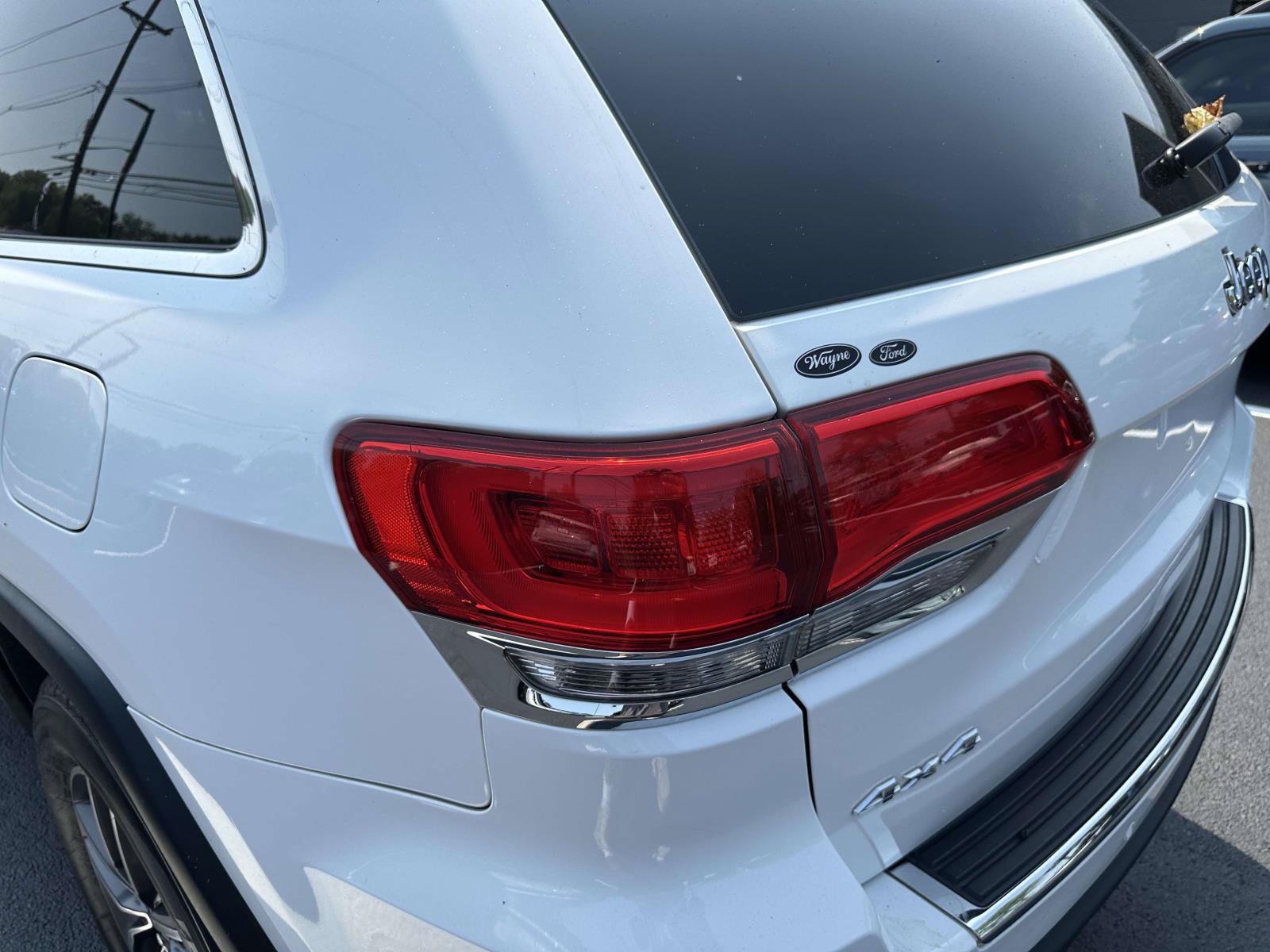 Used 2019 Jeep Grand Cherokee Limited AWD/4WD image 10