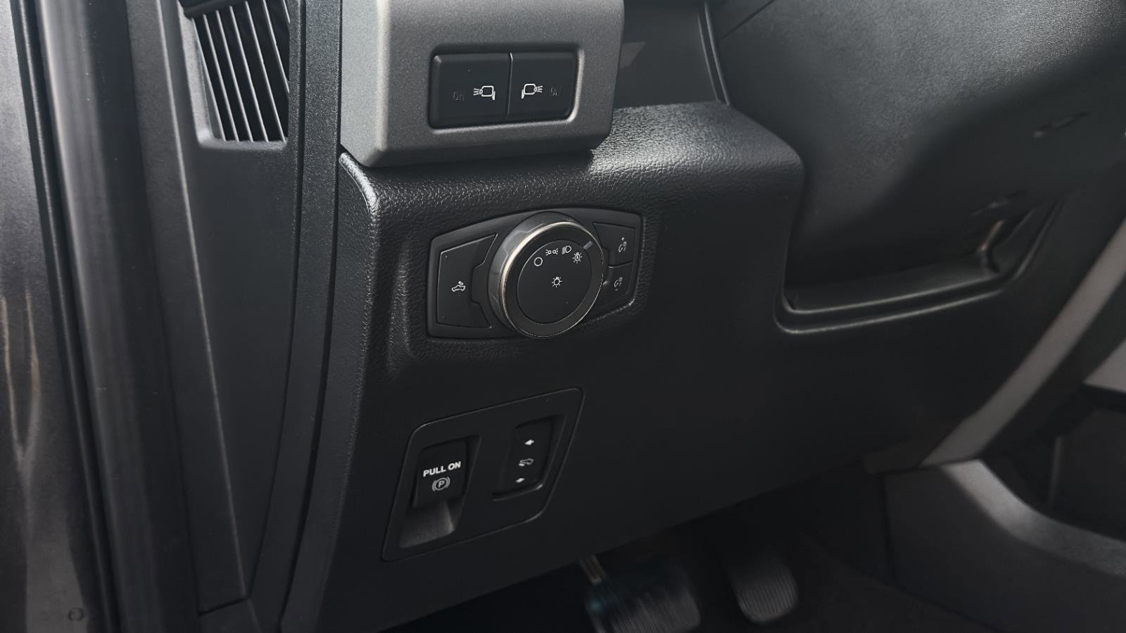 Certified 2020 Ford F150 Raptor w/ Equipment Group 802A Luxury image 18