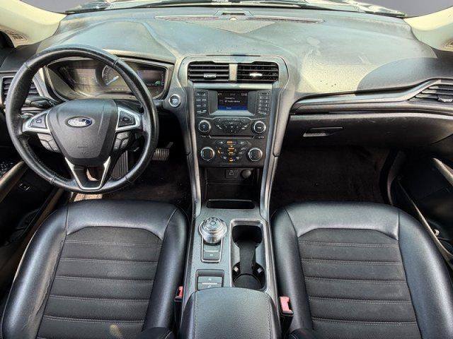 Certified 2018 Ford Fusion SE w/ Equipment Group 601A FWD image 3